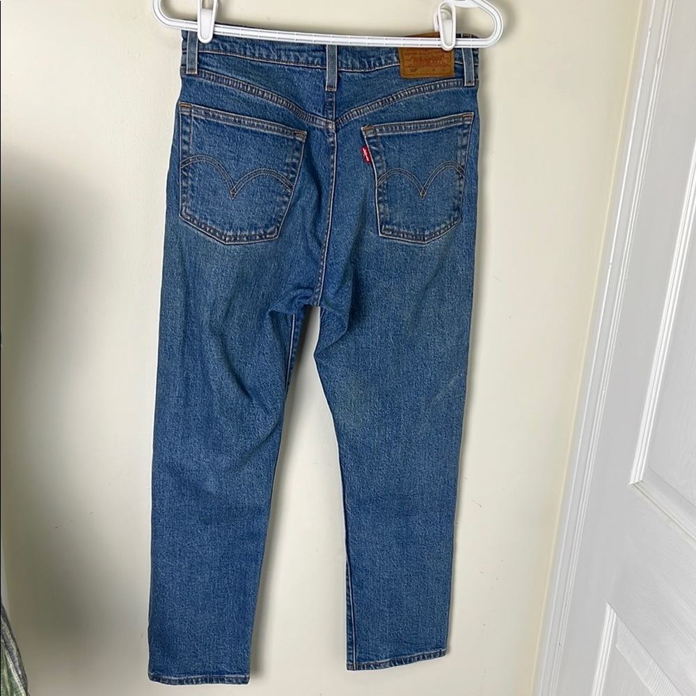 Levi’s 501 Classic Blue Straight Leg Button Fly Closure Denim Jeans Size 26